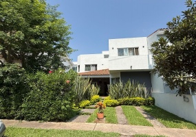 JARDIN REAL, GUADALAJARA, 45136, 3 Bedrooms Bedrooms, ,3 BathroomsBathrooms,Casa,Para Venta,COTO 5,JARDIN REAL,1313